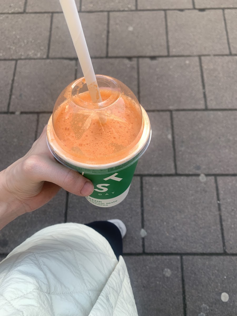 Zest Fresh Juice Bars Photos 9