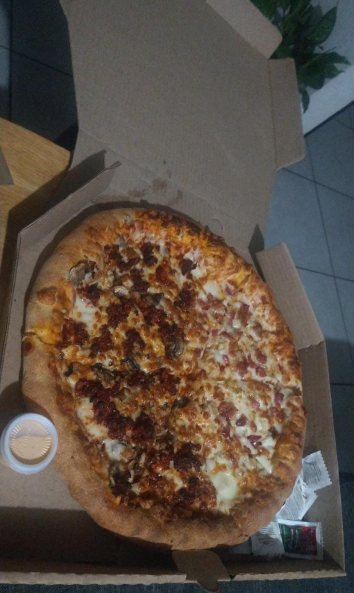 Zoo Pizza Photos 9